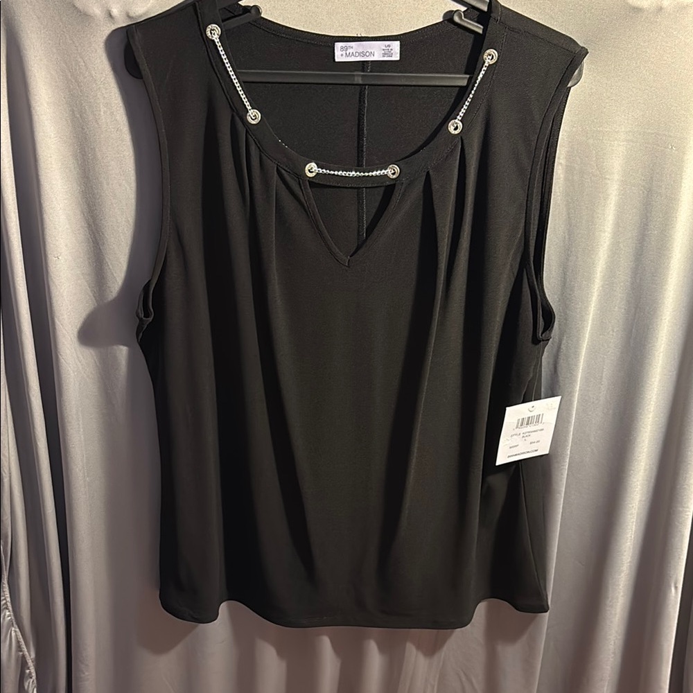 89th & Madison Gray Sleeveless Blouse with Cutout Detail
